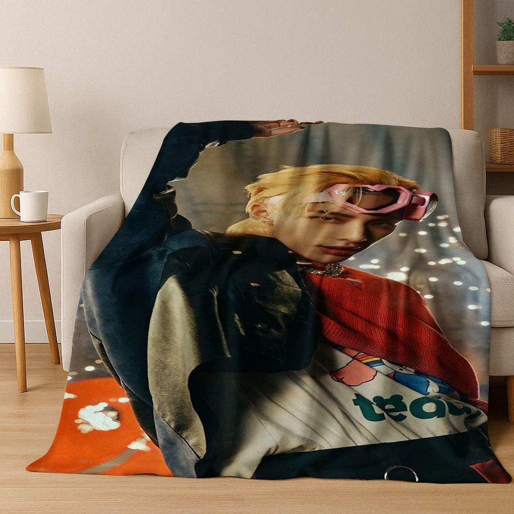 3D Hyunjin Solo KPOP Singer Flannel Blanket,Warm and Cozy Soft Throw Blanket for Home Bedroom Bed Sofa Picnic Office Cover Gift