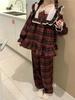 Комплект домашней одежды в корейском стиле для пар на осень/зиму, красный клетчатый с кружевом: Удобный и Милый.