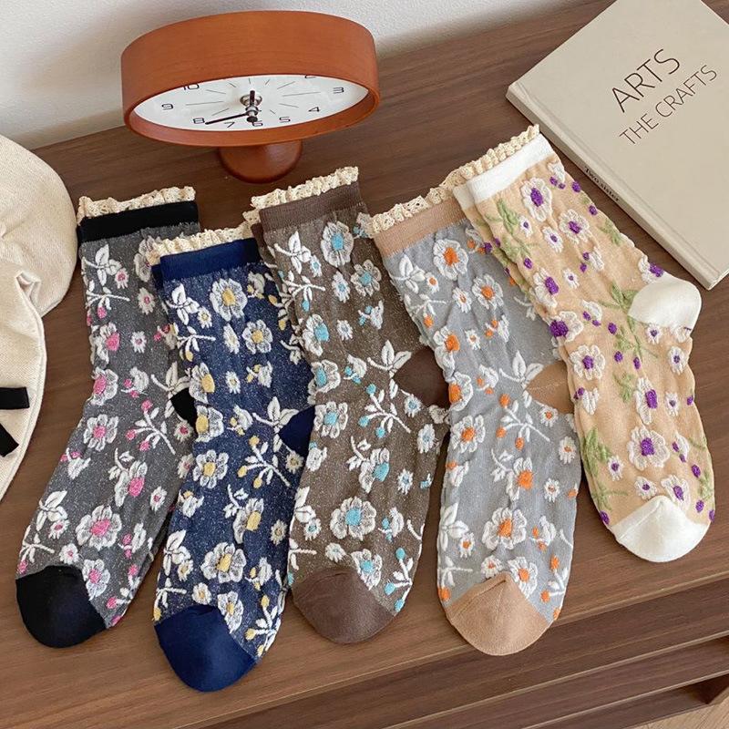 New Autumn and Winter Women Socks Floral Print Vintage Middle Tube Socks Japanese Fashion Harajuku Retro Sweet Girl Ruffle Socks
