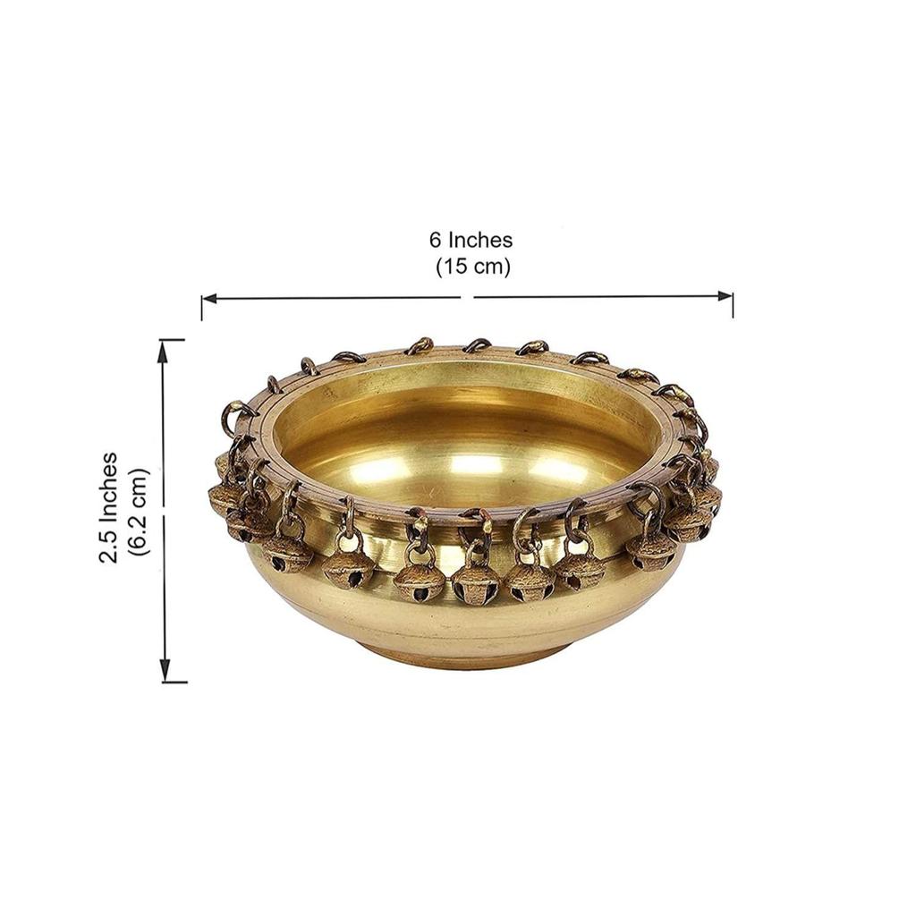 Последняя этническая традиционная 6-дюймовая латунная чаша Urli с колокольчиками, демонстрационный образец, латунная чаша Urli для декора, подарки на новоселье, стандартная, упаковка из 1 шт.