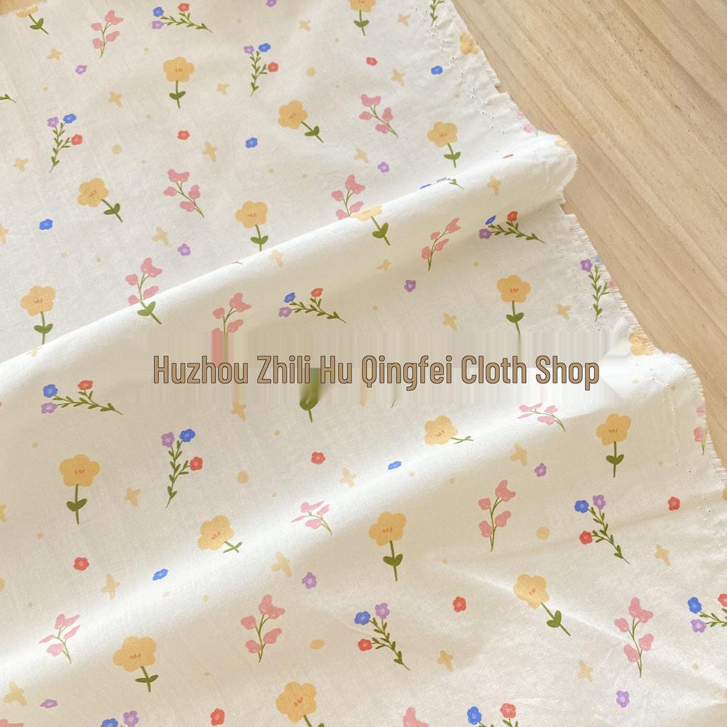40 Count Digital Print 100% Cotton Fabric: Fresh Small Floral Calico for DIY Doll Clothes, Bedding, and Adult & Children's Apparel.