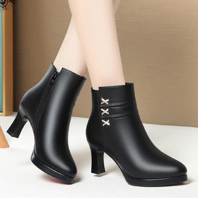 Модные элегантные офисные женские мягкие кожаные ботинки с мехом осень-зима 2024 года на высоком каблуке, ботильоны из плюша для мам на каждый день, черные