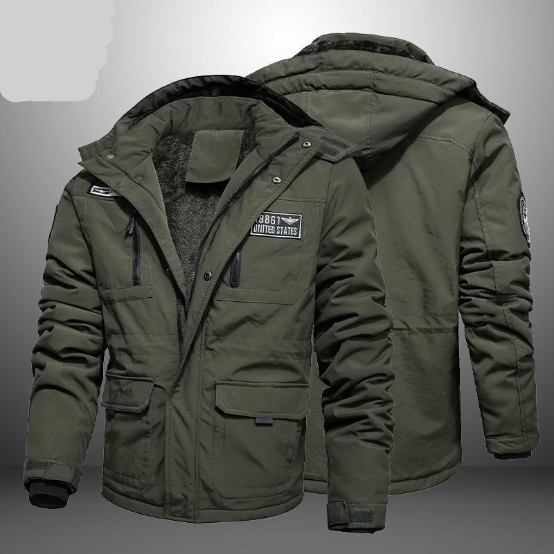 Зимняя мужская куртка с капюшоном