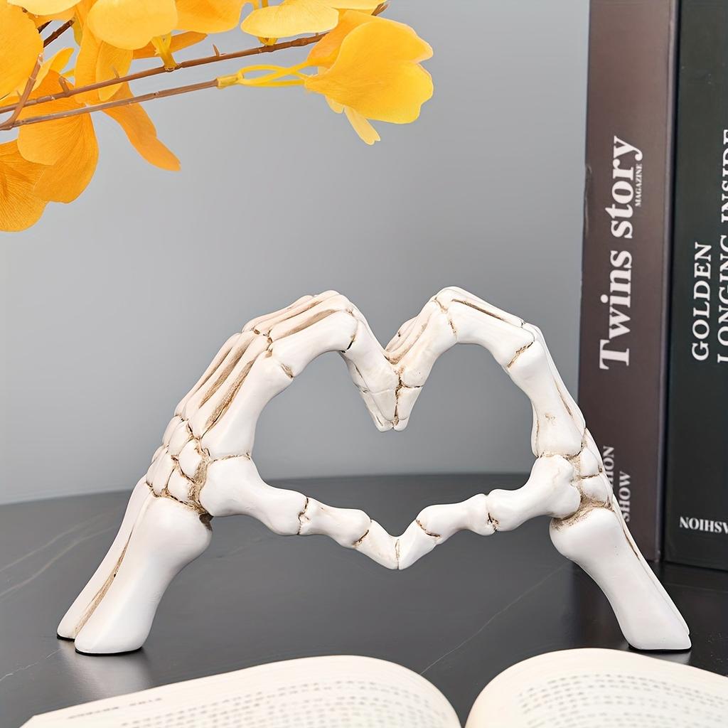 Hand Bone Love Skeleton Ornament Resin Terror Halloween Bar Party Decoration Heart Shaped Originality Arts And Crafts