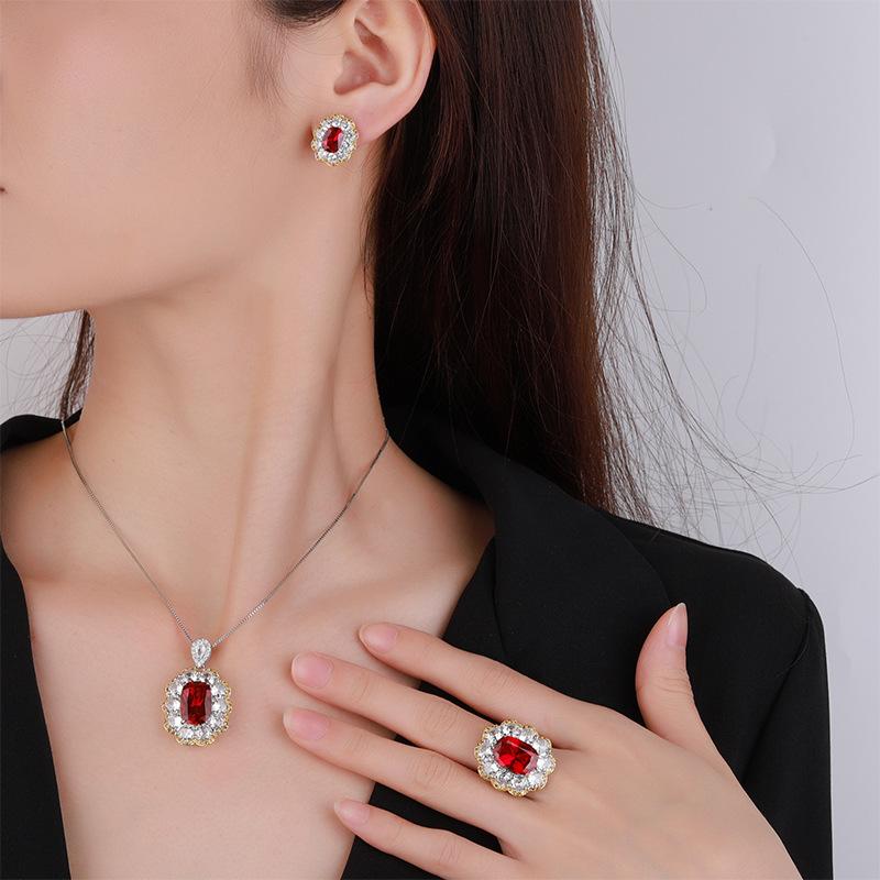 Jewelry Copper Bottom Gold-Plated Simulation Red Corundum High-End Retro Suit Women 10 * 14-8 * 10