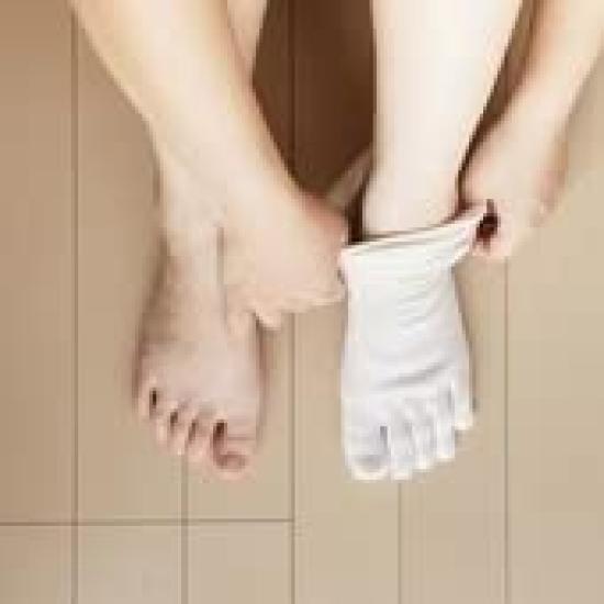 Kurashikinu Silk Natural Suitable for Sensitive and Dry Prevents Made In Five-Toe Socks, 100% Silk, Unisex, Skin, Cold, Warms, Layers, Japan,