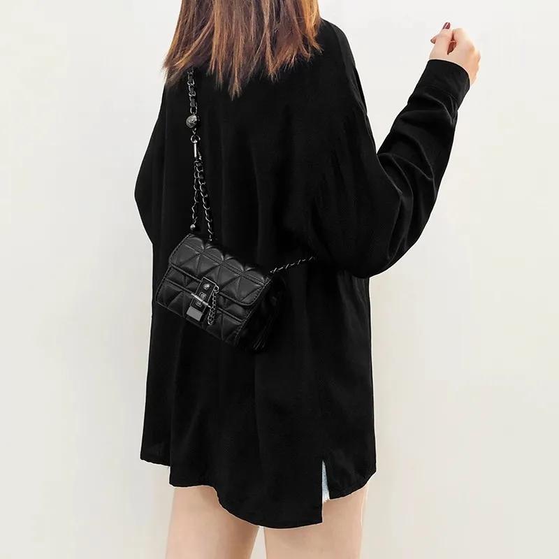 High End Small Bag for Women's Summer New Popular Item, Niche Mouth Red Envelope Retro Crossbody Bag, Mini Chain Bag