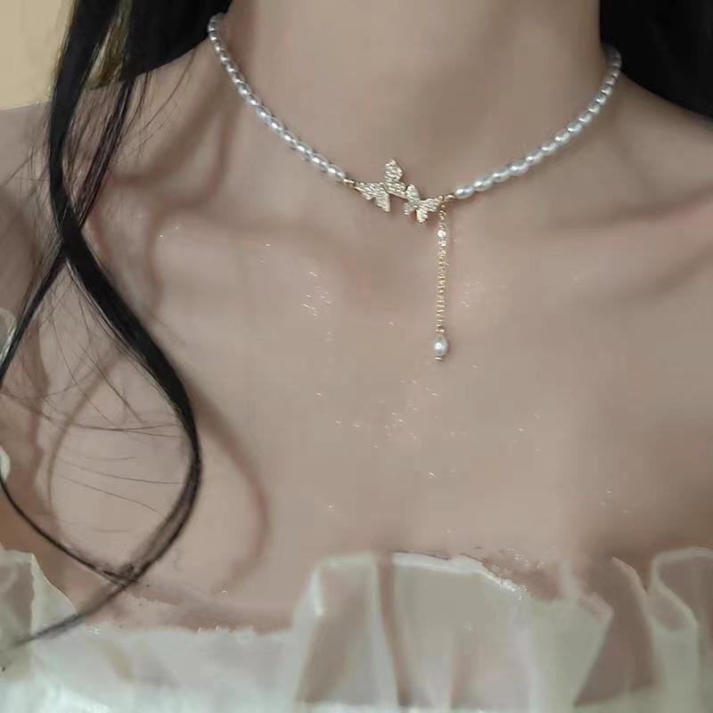Artificial Pearl Necklace Butterfly Pendant Elegant Temperament Female Choker Clavicle Chain