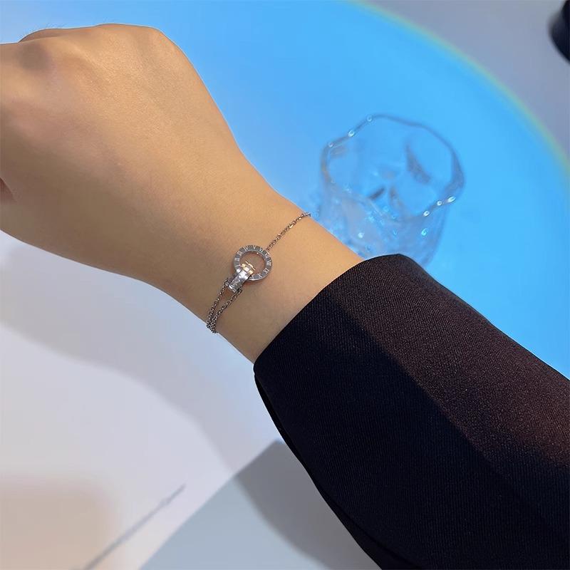 Ожерелье из титановой стали с гальваническим покрытием 18 карат с римскими цифрами и двойным кольцом, легкая роскошная подвеска на ключицу из титановой стали, цена