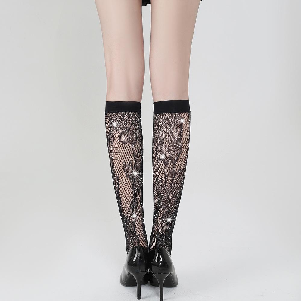 Белые ромбовидные крестообразные носки средней длины - европейский и американский стиль