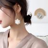 Корейская мода Белые серьги-шарики с лепестками для женщин Элегантные длинные милые летние серьги-цветы с жемчугом и стразами Женские украшения
