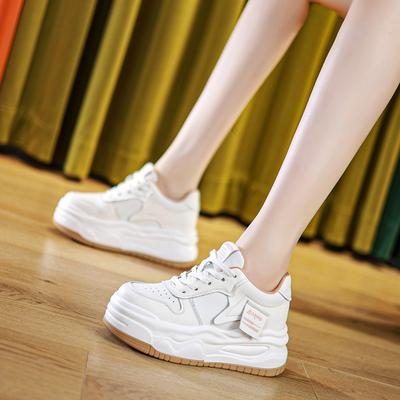 Весна новый склон каблук маффин толстая подошва легкая белая обувь повседневная тонкая внутренняя высота маленькая женская обувь прилив