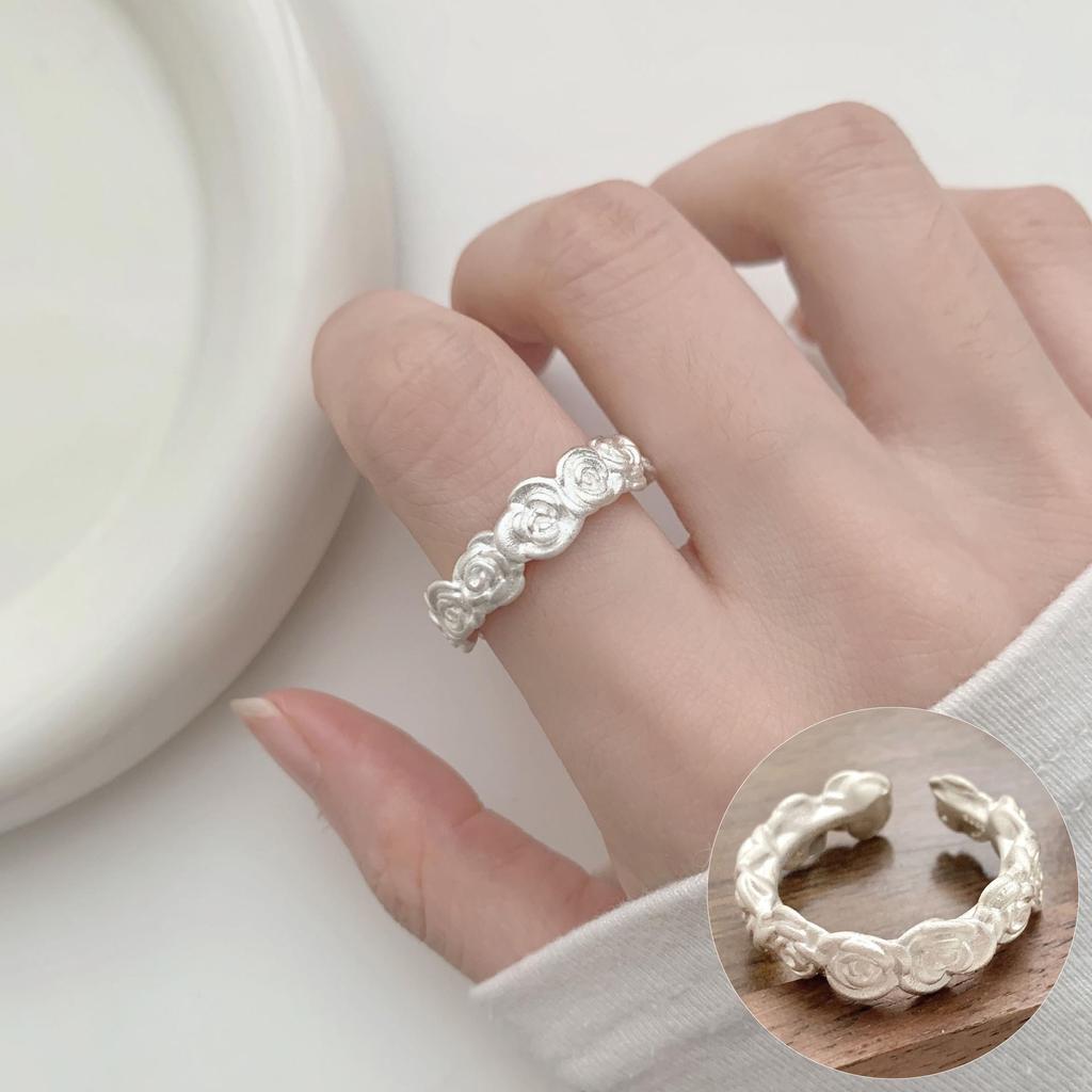 Элегантное посеребренное кольцо S925 светло-голубого цвета с открытым дизайном для женщин - Универсальное, модное и роскошное кольцо на указательный палец.