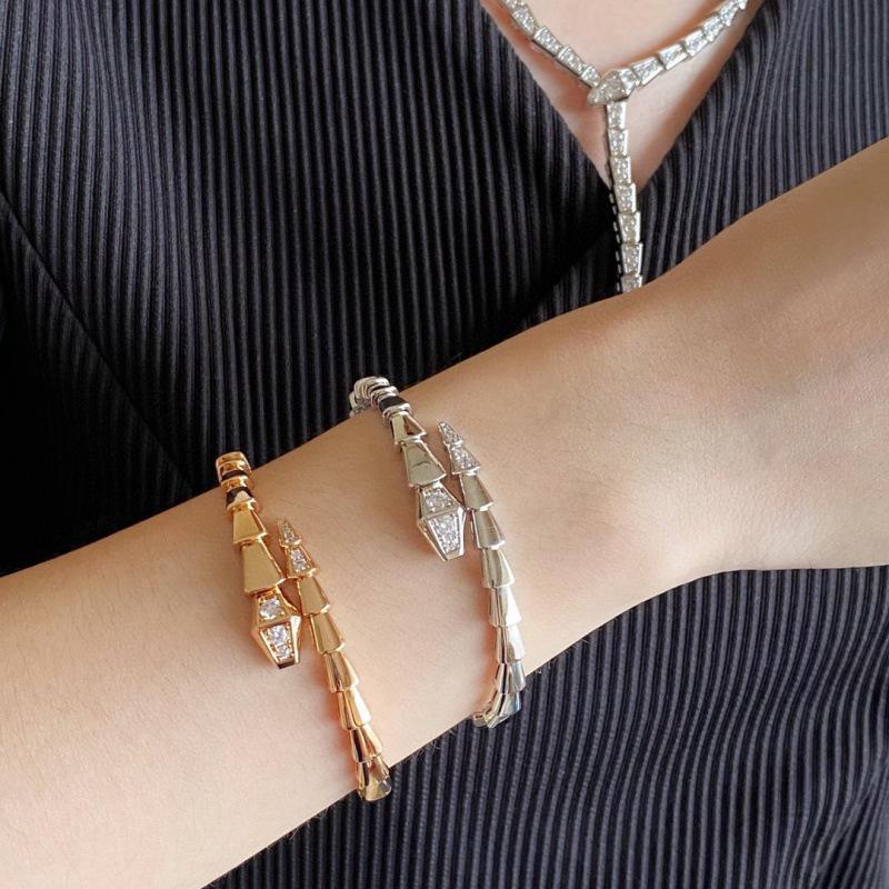 18k Rose Gold Snake Jewelry Bracelet with Diamond-Set Head and Tail