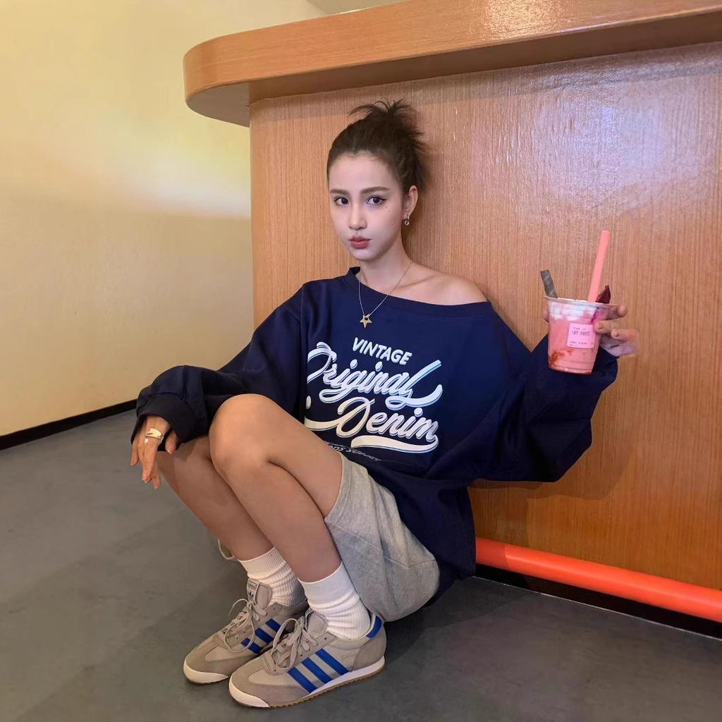 Толстовка в стиле ретро для женщин, осень, косой воротник, дизайн с открытыми плечами, большой размер, свободный повседневный топ