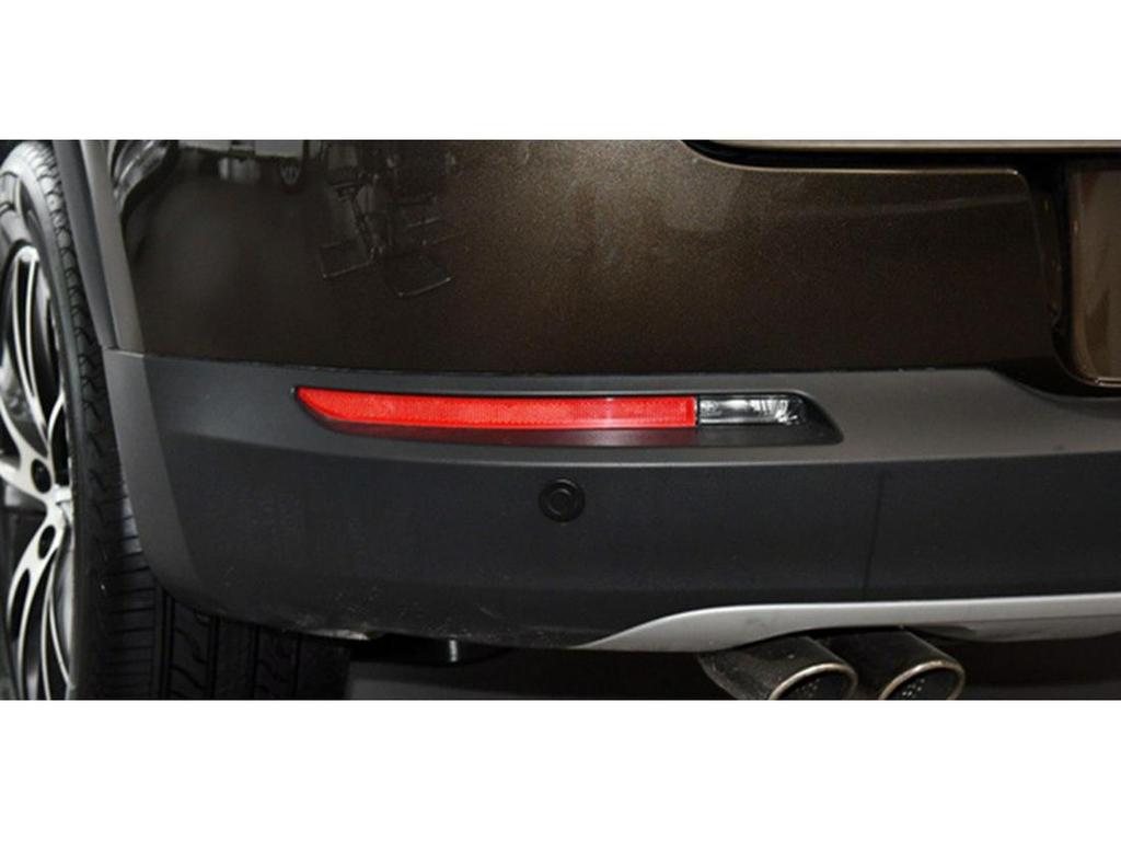 Volkswagen Tiguan 10-17 Rear Bumper Warning Reflector Strip