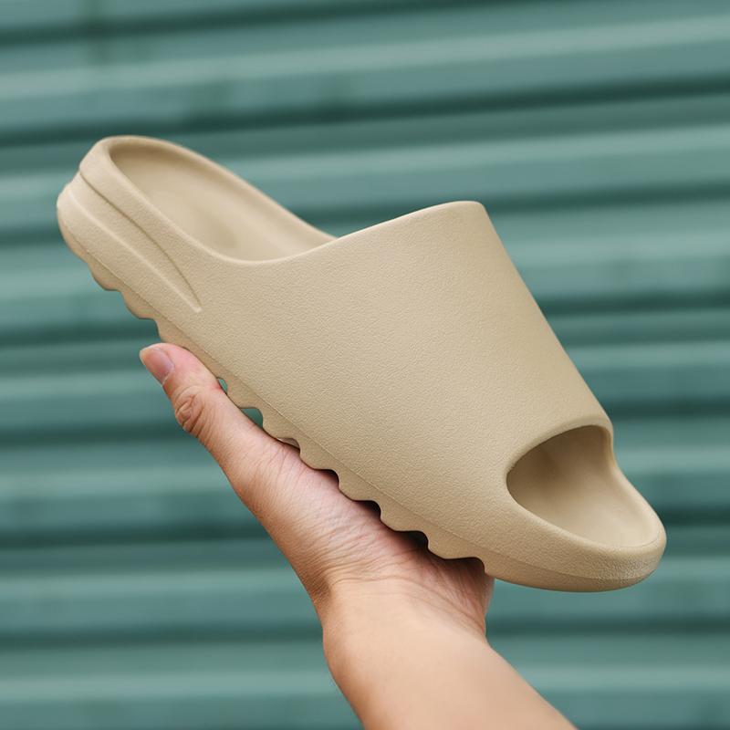 Новые мужские и женские плоские сандалии, удобные легкие шлепанцы для пар, нескользящие модные повседневные тапочки, уличная пляжная обувь