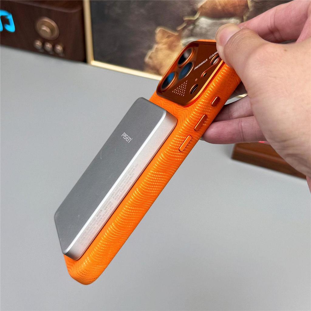 Магнитный чехол из кожи с волнообразным узором для iPhone 17 Pro Max и Защитный кожаный чехол для iPhone 16/15