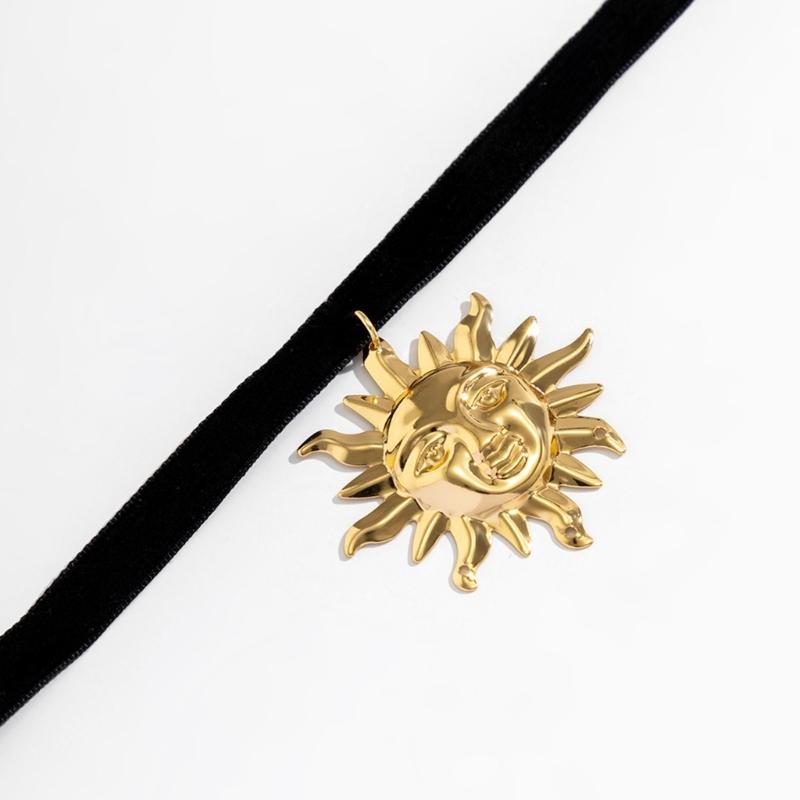 Chic Sunflower Charm Necklace Alloy Pendant Choker Chain Retro Sun Flower Choker Necklaces Handmade Neckchain