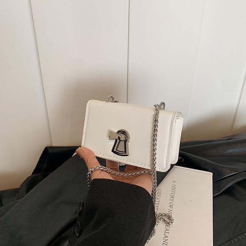 Маленькая сумка на цепочке, женская новая модная сумка через плечо, студенческая универсальная сумка на цепочке