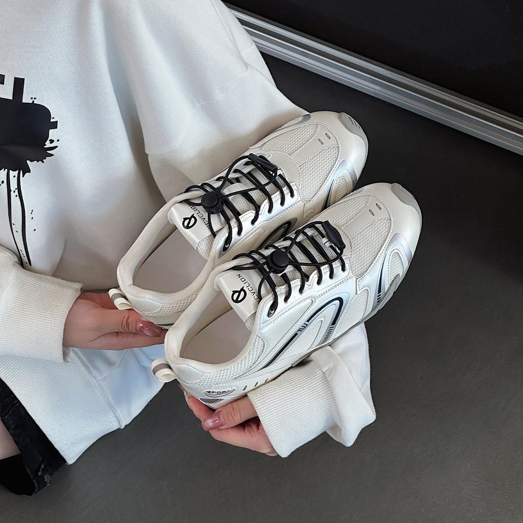 Футбольные моральные тренировочные туфли женские модные универсальные 2025 новые легкие тонкоподошвенные сетчатые дышащие беговые спортивные туфли гоночные туфли