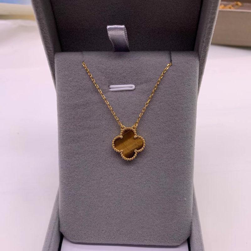 Легкое роскошное ожерелье с подвеской в виде четырехлистного клевера, рябчика, красного агата и малахита на золотой цепочке