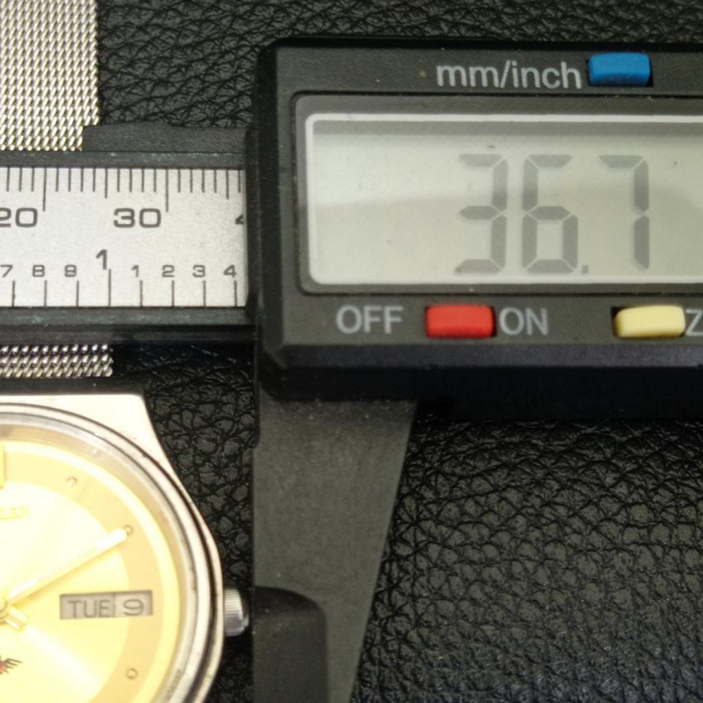 Citizen АВТОМАТИЧЕСКИЕ 8200 ЯПОНИЯ МУЖСКИЕ ВИНТАЖНЫЕ ЧАСЫ С ЦИФЕРБЛАТОМ ЗОЛОТИСТОГО ЦВЕТА a702755-1 R210-a702755