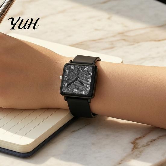 Lady Casual Watch Square Dial Quartz for Women, Silicone Strap Wristwatch with Strap, Accurate Lightweight Wristwatch, Fashion Accessory Precise