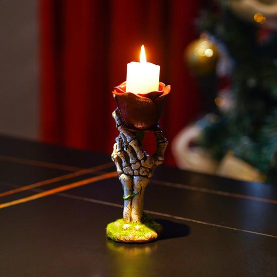 Скелет в виде розы, подсвечник, рука-призрак, держащая цветок, фигурка из смолы, конический столб, свеча, подсвечник, центральная часть стола