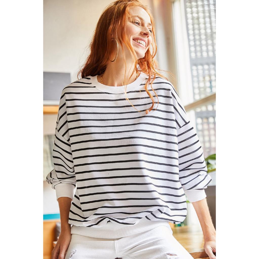 Women's White Black Striped Basic Soft Textured Loose Sweatshirt Swt-19000457