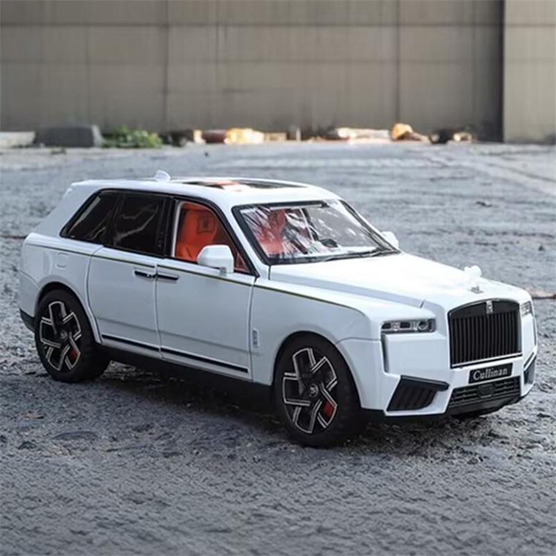 1/24 2025 Rolls Royce Внедорожник Cullinan Сплав Роскошный Модель Автомобиля Литье под Давлением Металлическая Игрушечная Машина Транспортные Средства Модель Звук Свет Симуляция Подарок для Детей