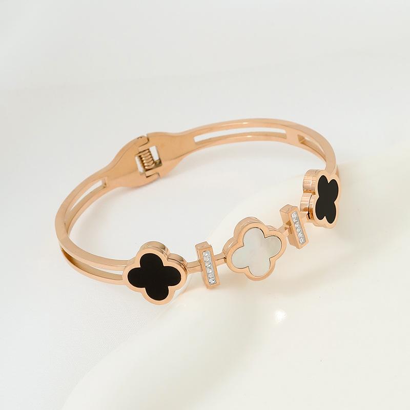 Stainless Steel Bracelet Fashionable Charm Real Fritillary Four-leaf Clover Bracelet New Waterproof, the Best Gift for Friends