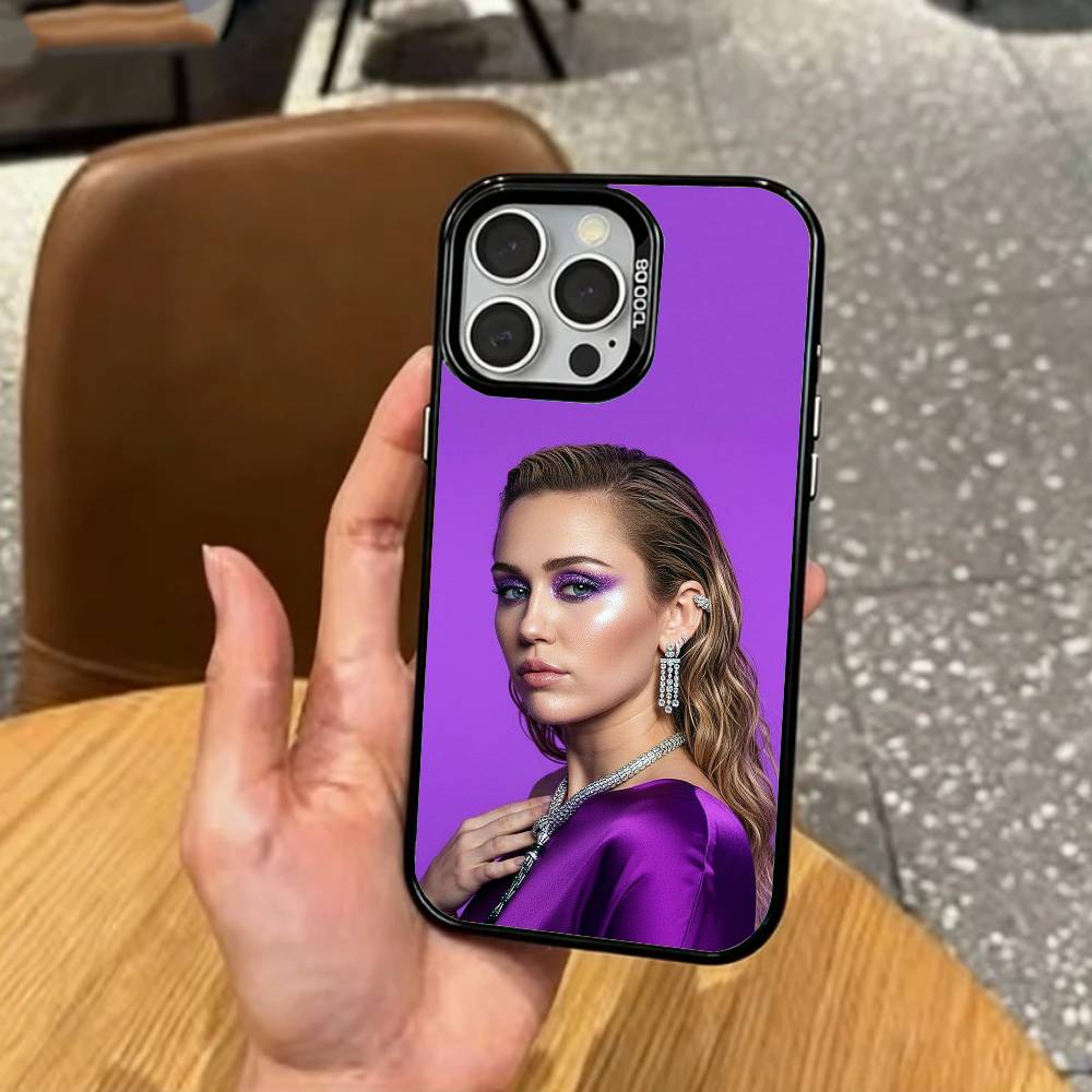 КРУТЫЕ Чехлы для телефона Miley Cyrus Для iPhone17,16,15,14,13,12,11 Plus,Pro Max Цветные Посеребренная Внутренняя Крышка