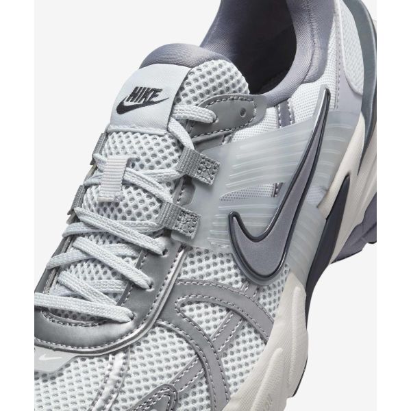 Nike Женские кроссовки V2K Run Pure Platinum Wolf Grey Cool-Grey Metallic-Cool-Grey FD0736-003