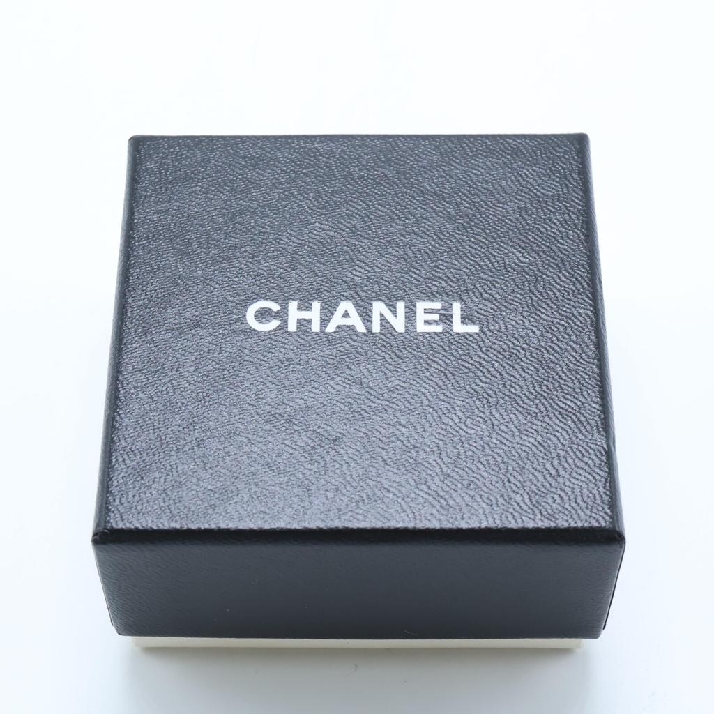CHANEL Black 95 P Earring goldUsed