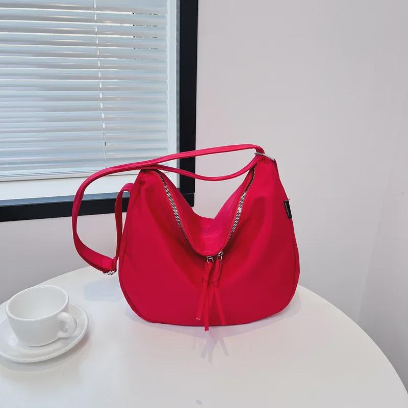 2025 Women's Large-Capacity Versatile Canvas Dumpling Bag: High-End Casual Commuter Tote