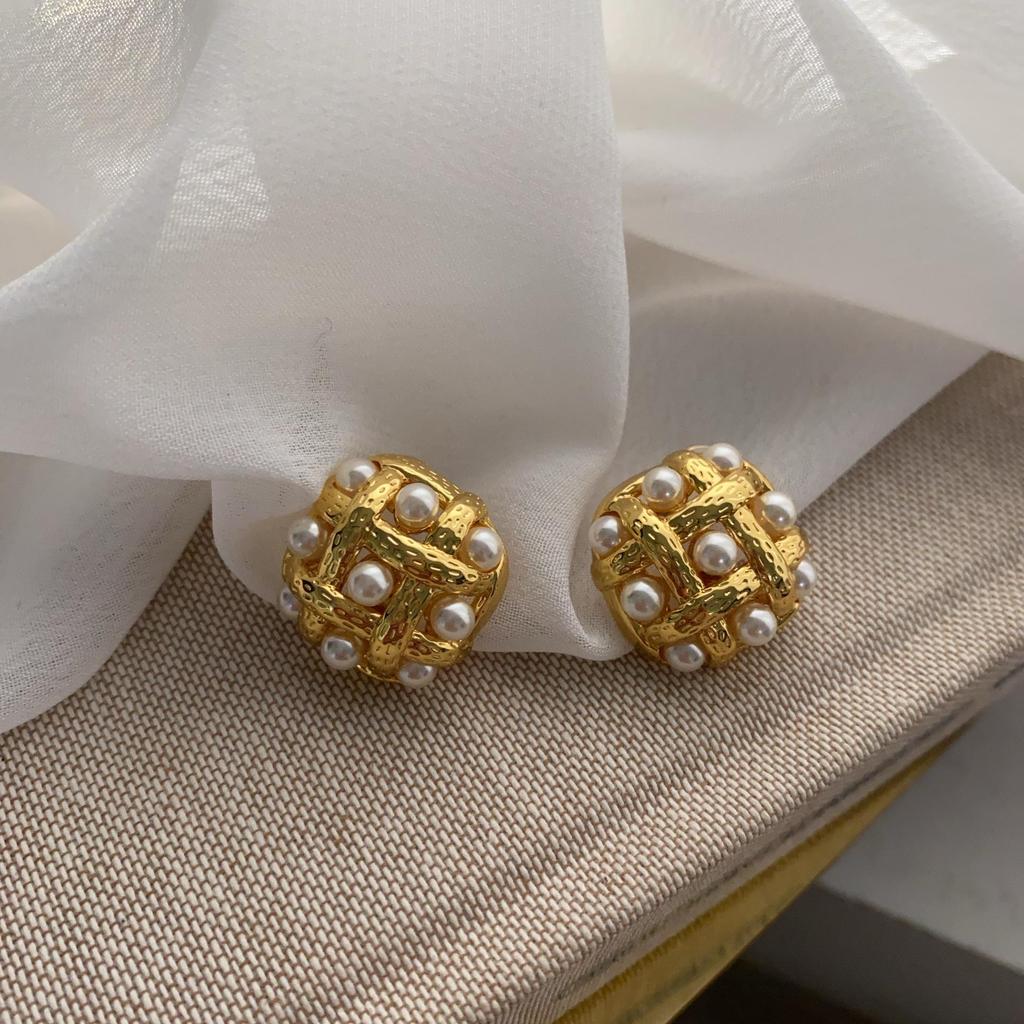 French Retro Medieval Temperament Pearl Woven Square Stud Earrings Exquisite Personality Niche Design Earrings Women
