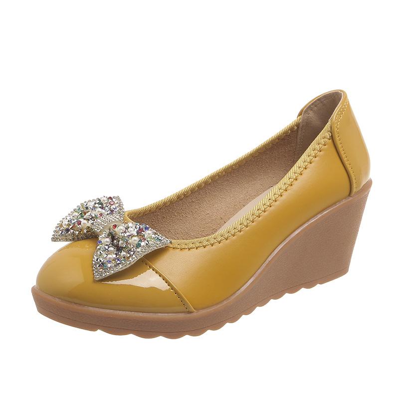 Женские одинарные туфли весна и осень 2024 новые рабочие туфли со стразами и мелким бантом на танкетке производитель обуви для мам