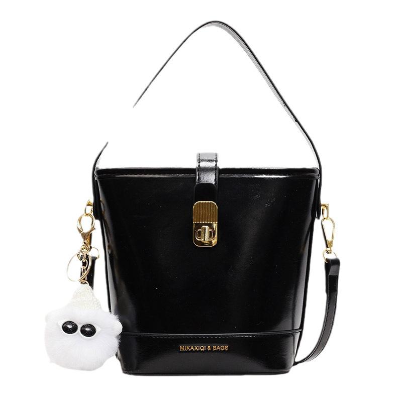 Women's Bag 2025 New Messenger Bag Autumn and Winter Bucket Bag Retro Versatile High-end Niche Design Shoulder Handbag