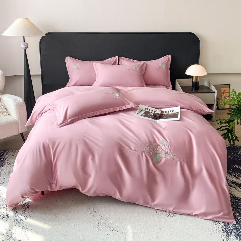 Легкая роскошь Высококлассный Класс А Чистый хлопок Комплект из четырех предметов для кровати Вышивка Приятный для кожи Дышащий Удобный Простыня Пододеяльник Наволочка