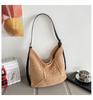Relaxation large-capacity vacation style straw woven bag women's 2026 new commuter woven shoulder bag messenger bag tote bag