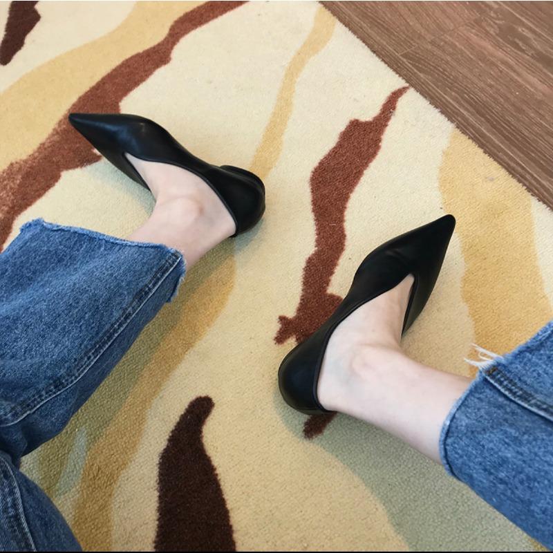 Новые весенние женские туфли с острым носком, модные женские туфли с неглубоким носком, повседневные туфли на мягкой подошве на плоской подошве, женские туфли в стиле Steet