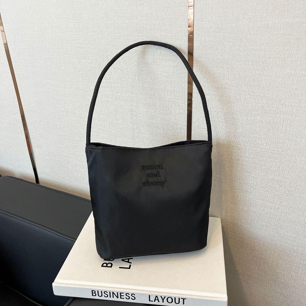 Embroidered Small Square Bag, Bucket-Shaped Nylon Fashion Trendy Commuter Japanese-Style Bucket Bag, New Spring/Summer Single-Shoulder Bag