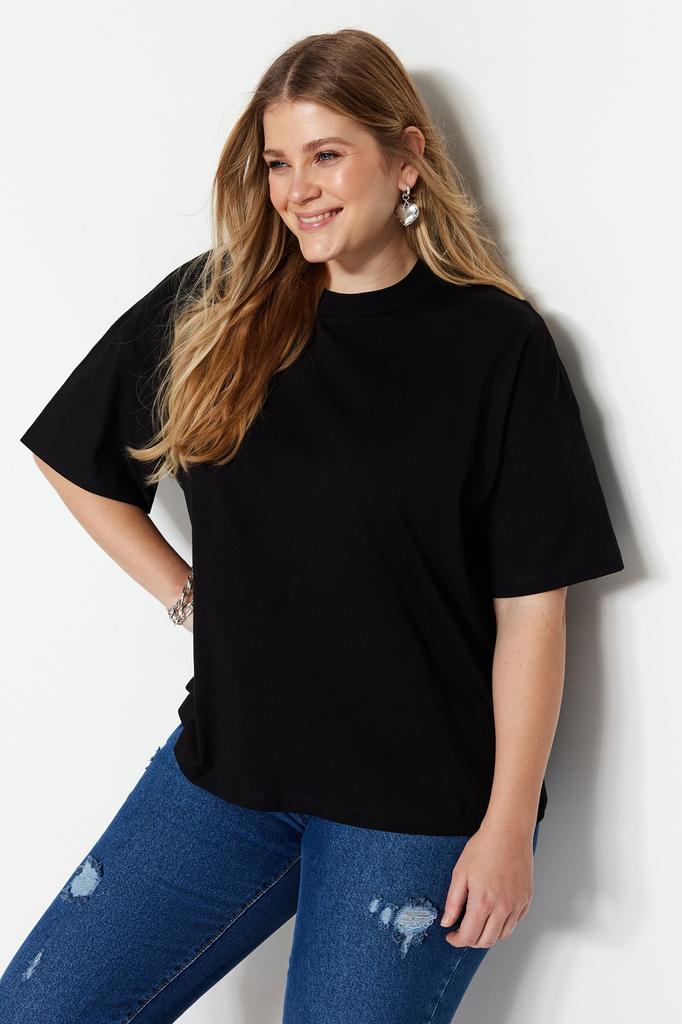 Женская базовая трикотажная футболка больших размеров в рубчик с широким воротником темно-синего цвета больших размеров