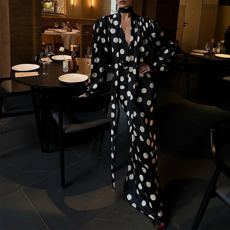 2026 New Women's Clothing Retro Polka Dot V-neck Bubble Sleeves Waist Dress