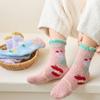 Осенне-зимние носки из кораллового флиса, женские утолщенные теплые носки с маленьким цветком и фруктами, женские домашние носки для пола, послеродовые носки до середины икры