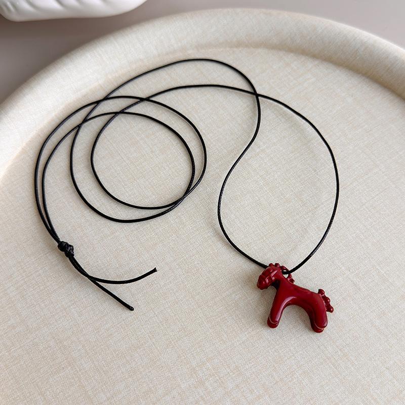 Минимализм Эмаль Подтечная Глазурь Красочный Кулон Лошадь Длинное Ожерелье Регулируемая Цепочка для Свитера Простой Ювелирный Аксессуар Подарки