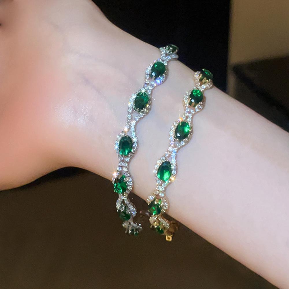 High‑End Light‑Luxury Diamond‑Inlaid Crystal Bracelet, Exquisite Sparkling Celebrity‑Style Niche‑Design Temperament Hand Jewelry