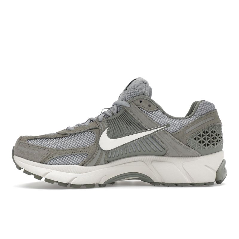 Nike Кроссовки Air Zoom Vomero 5 Dark Stucco Unisex, зеленые, светло-дымчато-серые, Phantom HF1553-002