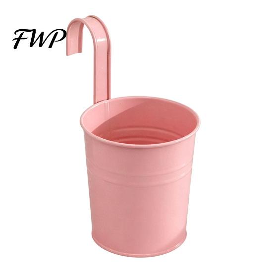Space-saving Planter Metal Hanging Flower Pot with Drain Hole Detachable Multi-use Plant Container Hook Railing for Balcony Garden Fence